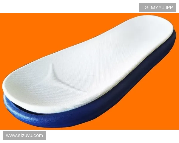 足球鞋底结构专利中的生物力学革新